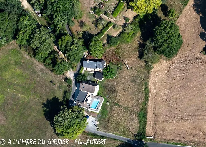 Feriehus A L'ombre Du Sorbier Terrasson